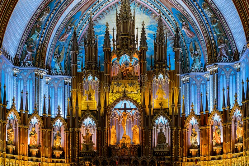 Внутренний взгляд известного Basilique Нотр-Дам De Монреаля стоковое фото